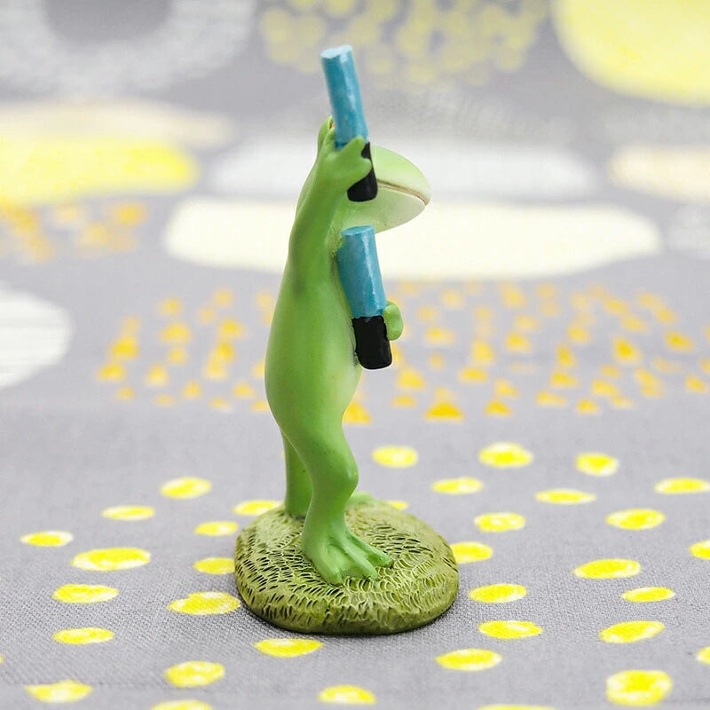 Idol Fan Frog Figure