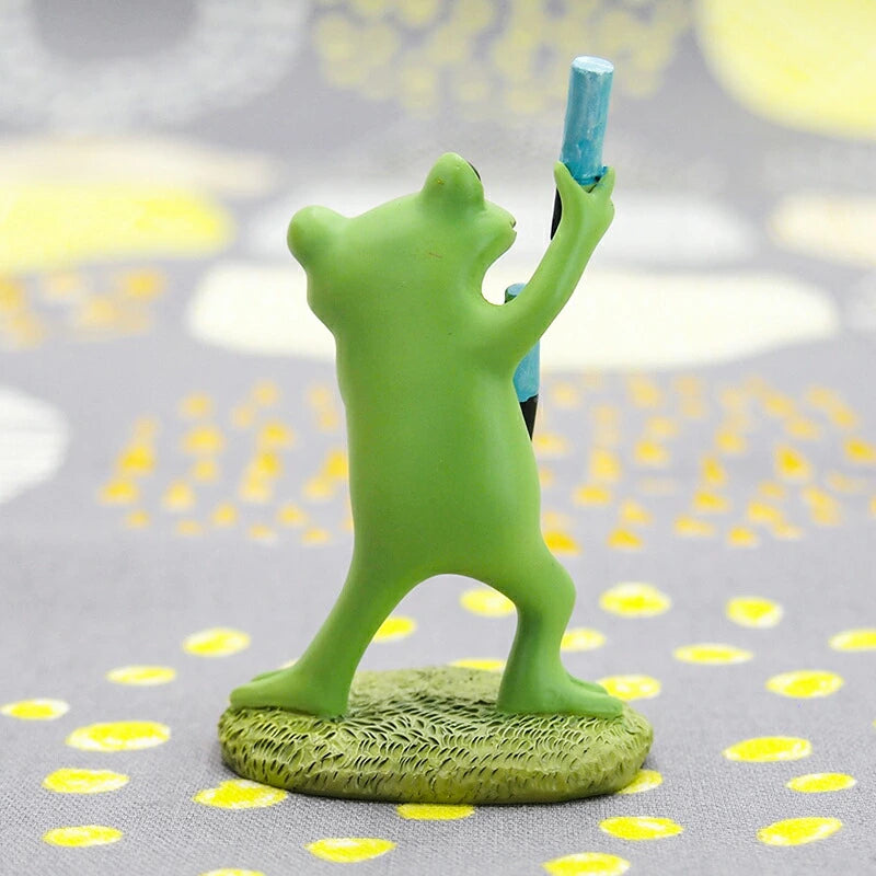 Idol Fan Frog Figure