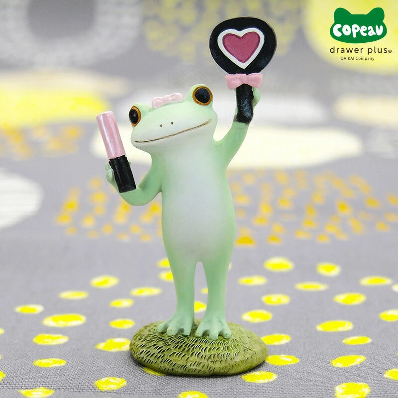 Idol Fan Frog Figure