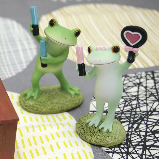 Idol Fan Frog Figure